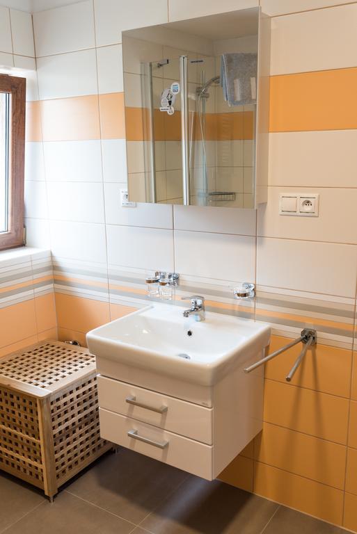 Apartmany Na Namesti Bozi Dar Exterior photo