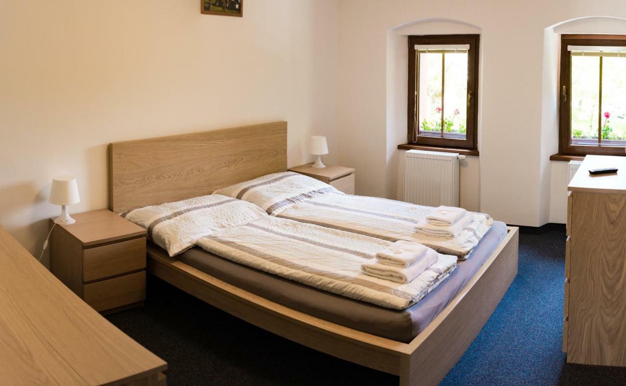 Apartmany Na Namesti Bozi Dar Exterior photo